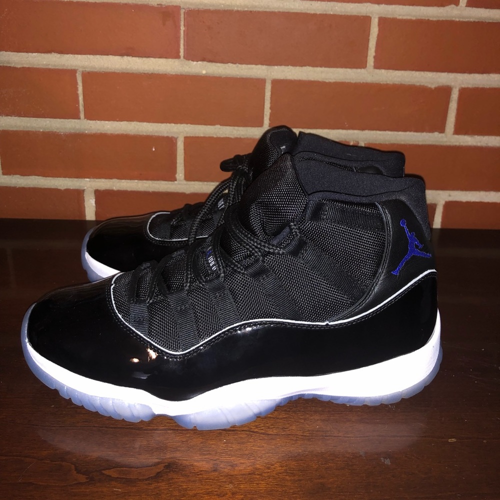 Air Jordan Retro 11 Space Jam (2018)